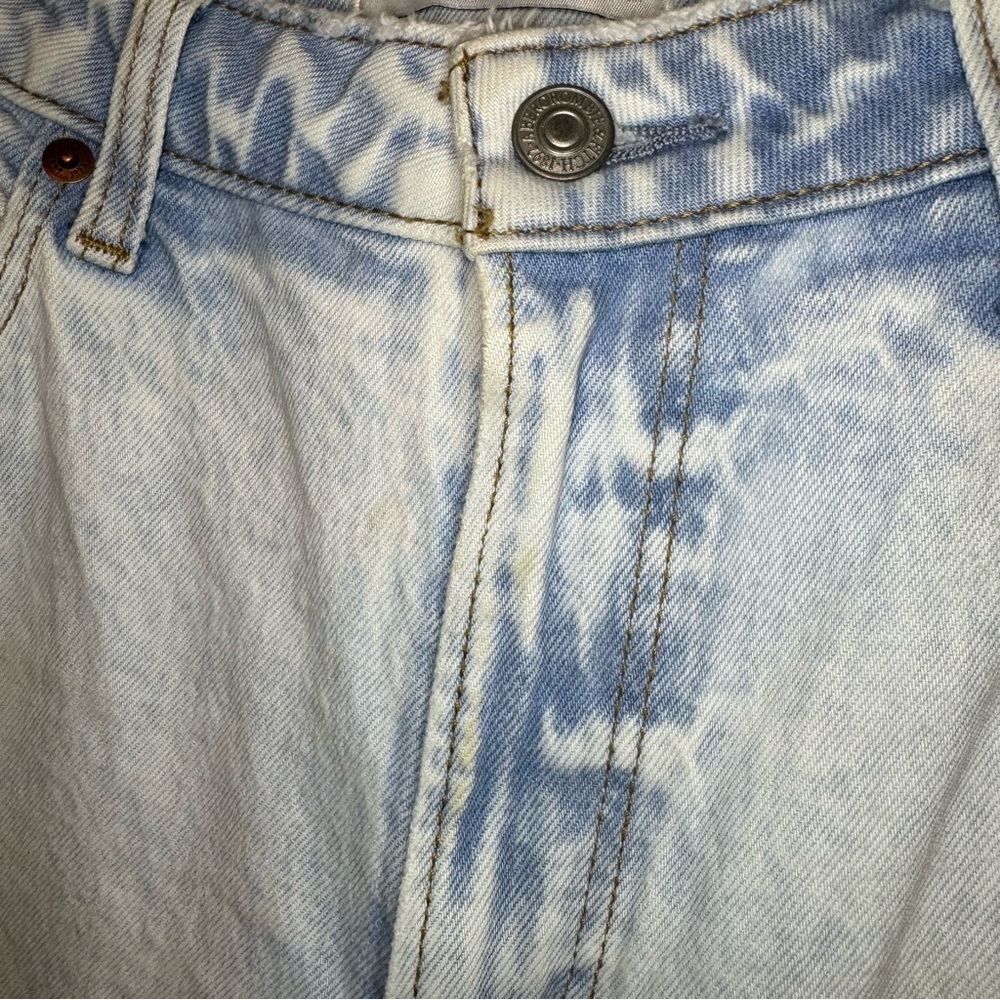 Abercrombie & Fitch The Mom High Rise Light Wash Denim Jean Size 6 - Picture 8 of 16